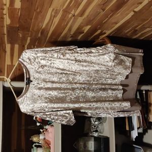 NWT Curations Plus Women's Velvet Tunic Short Sleeve